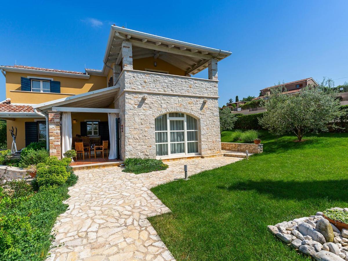 Villa Salvea With Heated Pool Montizana Exterior photo