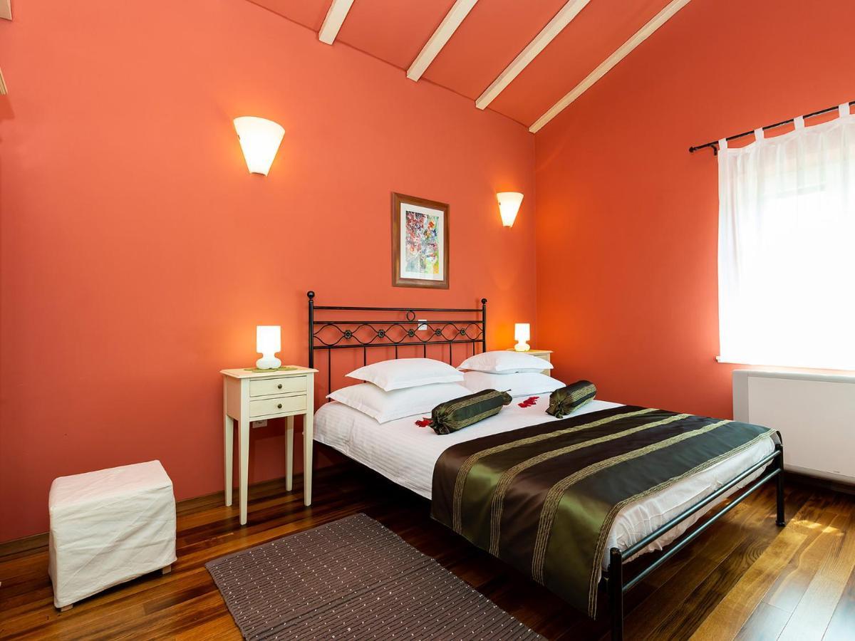 Villa Salvea With Heated Pool Montizana Exterior photo