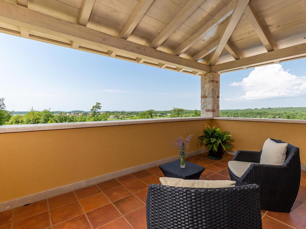 Villa Salvea With Heated Pool Montizana Exterior photo