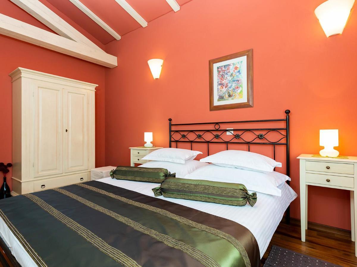 Villa Salvea With Heated Pool Montizana Exterior photo