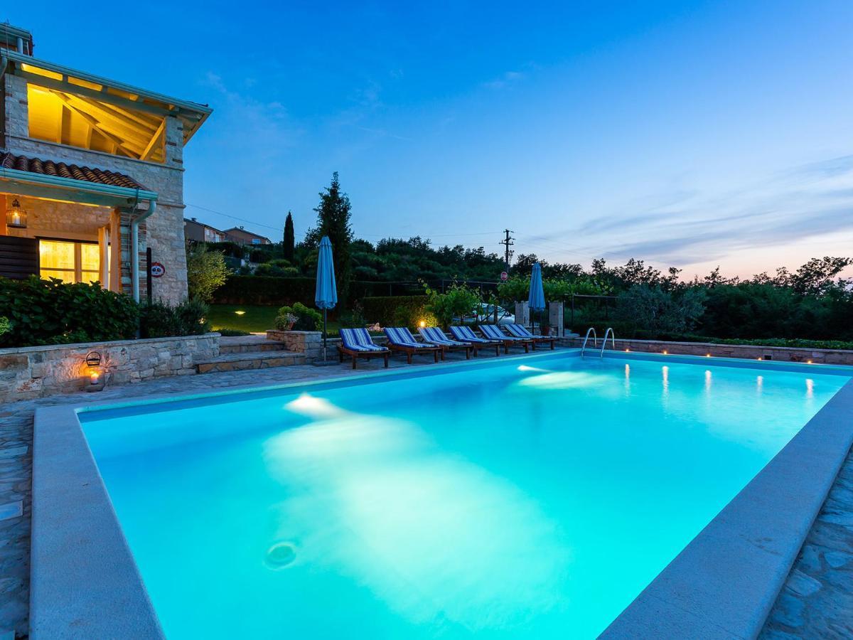 Villa Salvea With Heated Pool Montizana Exterior photo